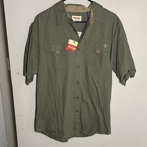 Wrangler new Men's Olive Casual Button Down Shirt